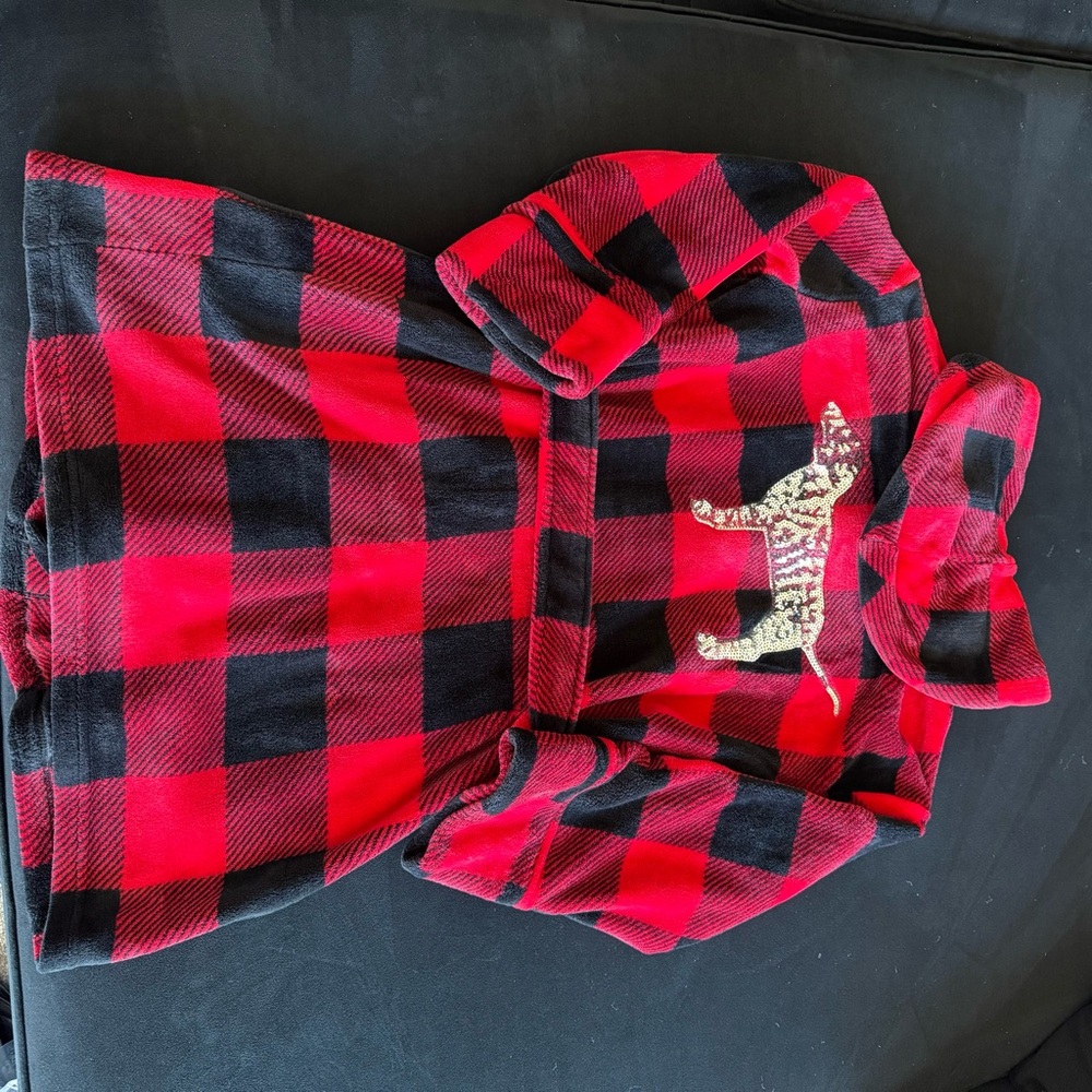 PINK Victoria's Secret Red and Black Plaid  Christmas cozy style Robe